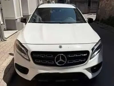 Käytetty Mercedes GLA220 Premium 177 HP (130 kW) 2018 Valkoinen Katumaasturi