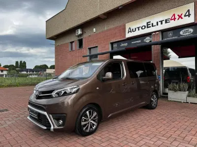 Usata Toyota Proace 177 CV (130 kW) 2021 Marrone Monovolume