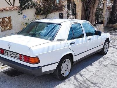 Usata Mercedes 190 122 CV (89 kW) 1986 Bianco Berlina