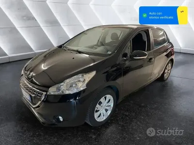 Begagnad Peugeot 208 Active 82 HK (60 kW) 2015 Svart Halvkombi