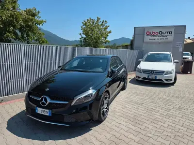 Usata Mercedes A180 109 CV (80 kW) 2017 Nero Utilitaria
