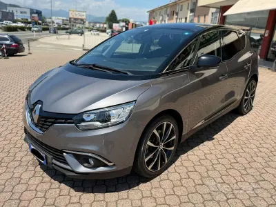 Usata Renault Scénic IV 110 CV (80 kW) 2017 Grigio Monovolume