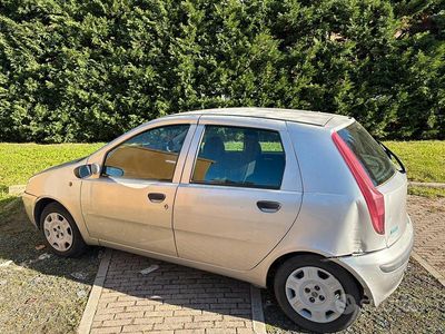 Usata Fiat Punto 2002 Grigio Berlina