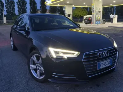 Usata Audi A4 Business Plus 150 CV (110 kW) 2017 Blu Station wagon