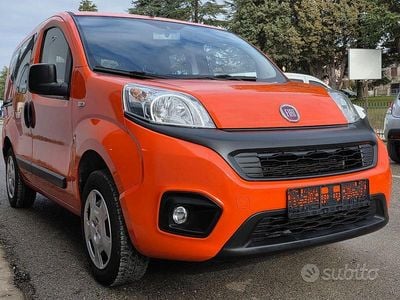 Usata Fiat Qubo Lounge 77 CV (56 kW) 2017 Arancione Monovolume