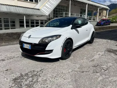 Usata Renault Mégane Coupé R.S. 250 CV (183 kW) 2011 Bianco Coupé