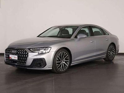 Usata Audi A8 286 CV (210 kW) 2023 Argento fioretto Berlina