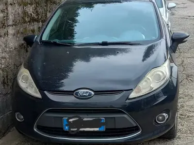 Usata Ford Fiesta Titanium 68 CV (50 kW) 2010 Nero Utilitaria