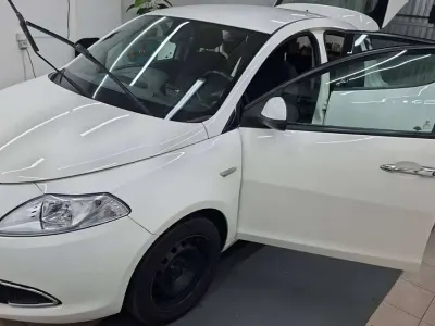 Usata Lancia Ypsilon Silver 69 CV (50 kW) 2013 Bianco Utilitaria