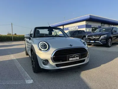 Usata Mini Cooper Cabriolet 136 CV (100 kW) 2019 Argento Cabrio