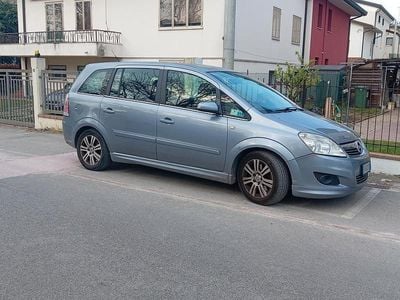 Usata Opel Zafira 2009 Grigio Monovolume