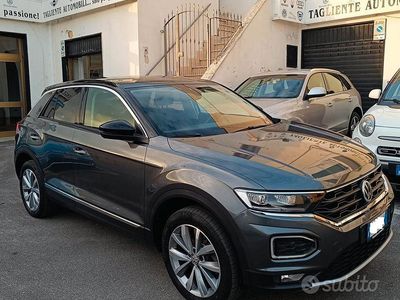 Usata VW T-Roc Advance 150 CV (110 kW) 2018 Grigio SUV
