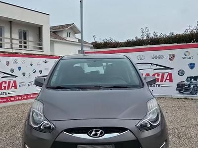 Usata Hyundai ix20 Comfort 90 CV (66 kW) 2011 Grigio Utilitaria