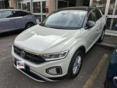Usata VW T-Roc Life 116 CV (85 kW) 2023 Beige SUV