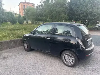 Usata Lancia Ypsilon 60 CV (44 kW) 2007 Nero Utilitaria