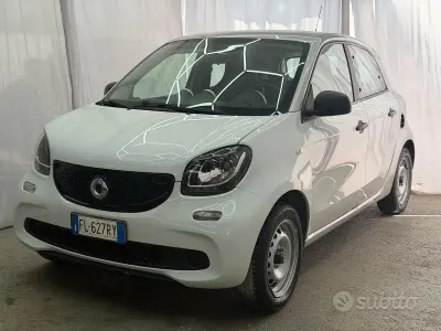 Usata Smart ForFour Passion 71 CV (52 kW) 2017 Bianco Utilitaria