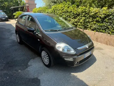 Usata Fiat Grande Punto 77 CV (56 kW) 2010 Nero Utilitaria