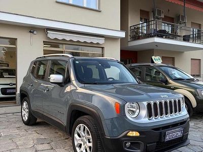 Begagnad Jeep Renegade Limited 140 HK (102 kW) 2018 Grå SUV