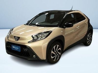 Usata Toyota Aygo X Lounge 72 CV (52 kW) 2023 Grigio SUV