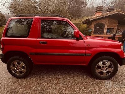 Usata Mitsubishi Pajero 120 CV (88 kW) 1999 Rosso SUV