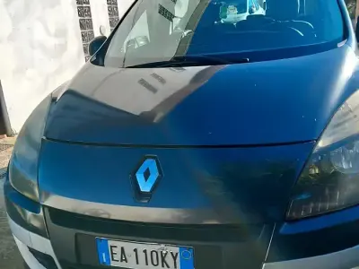 Usata Renault Scenic E-Tech 110 CV (80 kW) 2011 Blu Monovolume