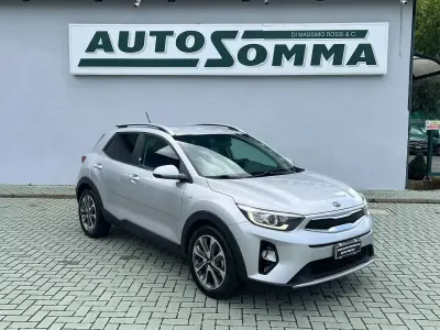 Usata Kia Stonic Style 120 CV (88 kW) 2019 Argento SUV