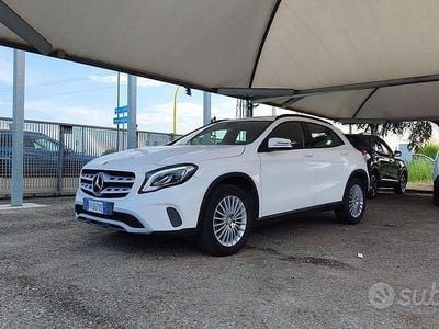 Usata Mercedes GLA200 Business 136 CV (100 kW) 2019 Bianco SUV