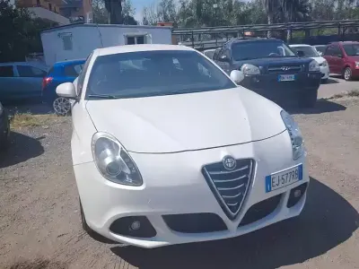 Usata Alfa Romeo Giulietta 105 CV (77 kW) 2011 Bianco Utilitaria