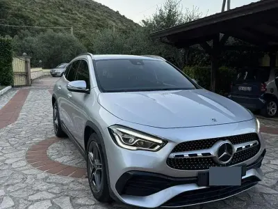 Usata Mercedes GLA200 AMG line 150 CV (110 kW) 2022 Grigio SUV