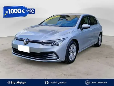 Usata VW Golf VIII Life 116 CV (85 kW) 2025 Dolomite silver metallizzato Berlina