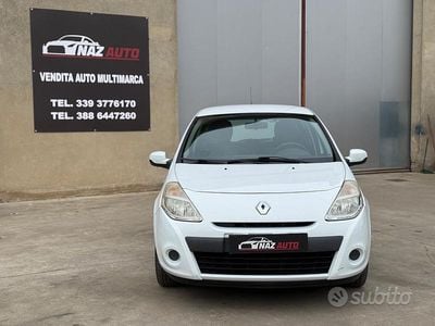 Usata Renault Clio II Luxe 75 CV (55 kW) 2009 Bianco Berlina