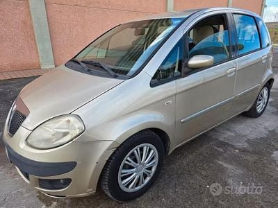 Usata Lancia Musa 95 CV (69 kW) 2005 Marrone Monovolume