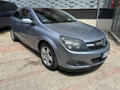 usata Opel Astra GTC 1.3 CDTI 90 CV 3 porte Enjoy