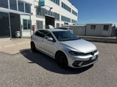 Usata VW Polo Style 95 CV (69 kW) 2023 Argento Utilitaria