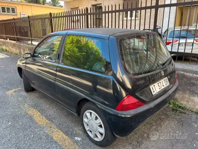 Begagnad Lancia Ypsilon 1998 Svart Halvkombi