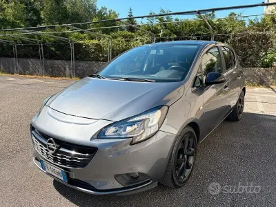 Usado Opel Corsa 75 CV (55 kW) 2018 Gris Utilitario