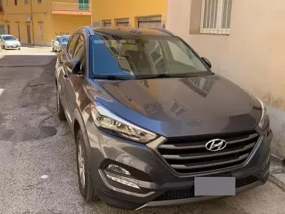 Gebraucht Hyundai Tucson 116 PS (85 kW) 2016 Grau SUV