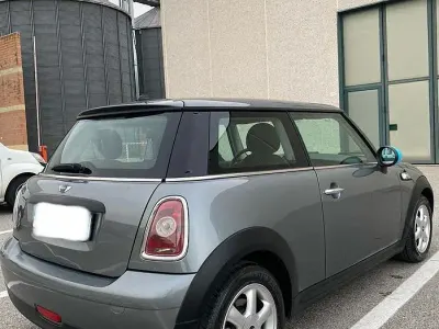 Usata Mini Cooper 90 CV (66 kW) 2009 Grigio Utilitaria