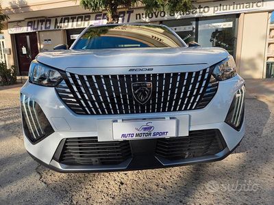 Usata Peugeot 2008 Allure 130 CV (95 kW) 2024 Bianco SUV