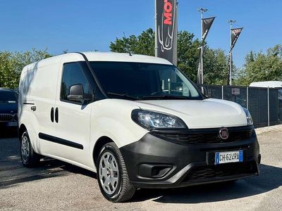 Usata Fiat Doblò 105 CV (77 kW) 2022 Bianco Monovolume