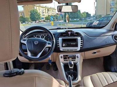 Usata Lancia Delta 120 CV (88 kW) 2009 Utilitaria