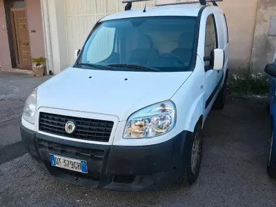 Usata Fiat Doblò 75 CV (55 kW) 2009 Bianco Monovolume