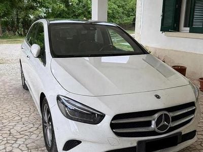 Usata Mercedes B180 136 CV (100 kW) 2019 Bianco Monovolume