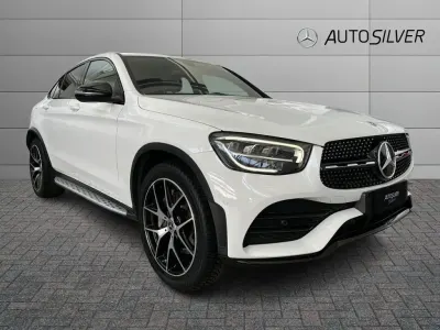 Usata Mercedes GLC300e Premium 194 CV (142 kW) 2023 Bianco / pastello SUV