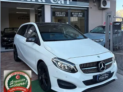 Usata Mercedes B200 Premium 136 CV (100 kW) 2017 Bianco Utilitaria