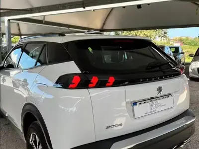 Usata Peugeot 2008 131 CV (96 kW) 2020 Bianco SUV