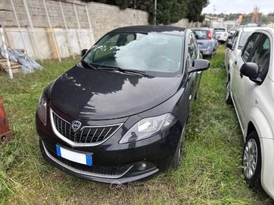 Usata Lancia Ypsilon Gold 70 CV (51 kW) 2023 Nero Utilitaria