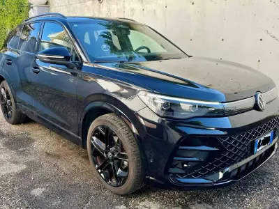 Usata VW Tiguan R-line 150 CV (110 kW) 2024 Nero SUV