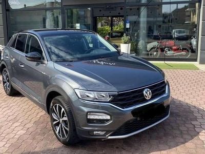 Usata VW T-Roc R-line 116 CV (85 kW) 2020 Nero SUV