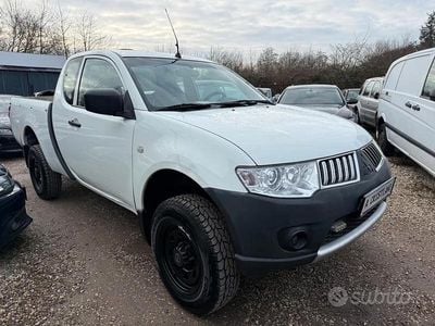 Usata Mitsubishi L200 Invite 136 CV (100 kW) 2010 Bianco Pick-up
